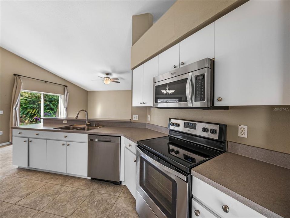 For Sale: $349,900 (3 beds, 2 baths, 1536 Square Feet)