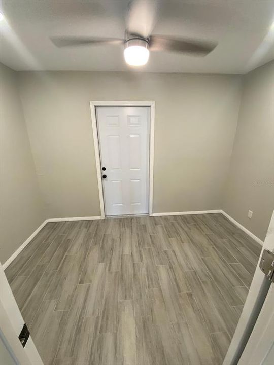 For Rent: $1,300 (2 beds, 1 baths, 702 Square Feet)