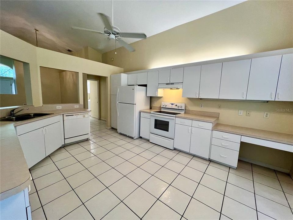 For Rent: $2,450 (3 beds, 2 baths, 1750 Square Feet)