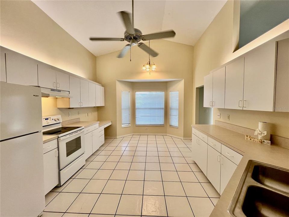 For Rent: $2,450 (3 beds, 2 baths, 1750 Square Feet)