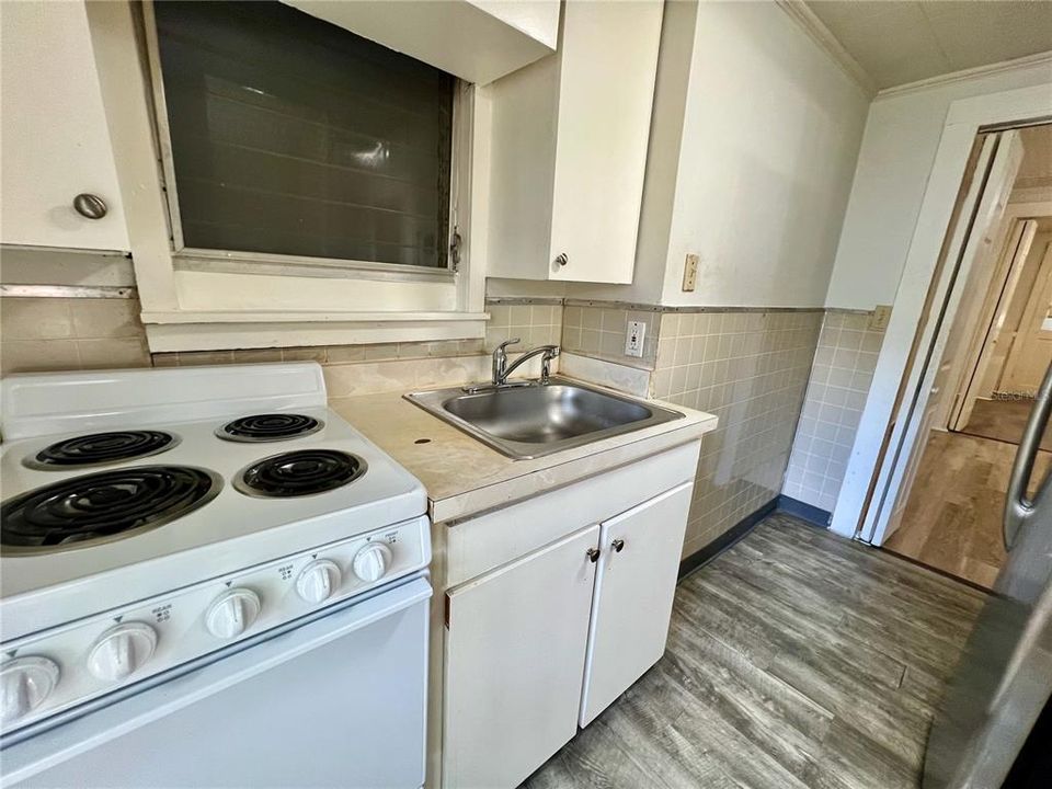 For Rent: $1,350 (1 beds, 1 baths, 550 Square Feet)