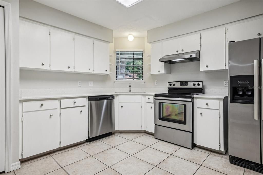 For Sale: $419,900 (3 beds, 2 baths, 1792 Square Feet)