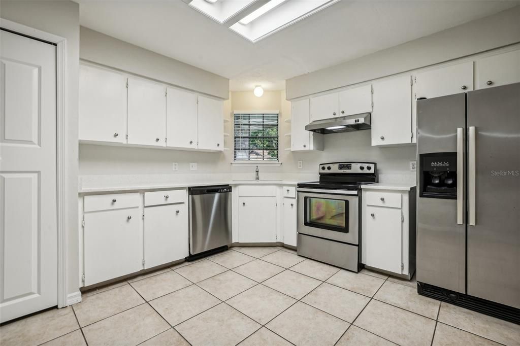 For Sale: $419,900 (3 beds, 2 baths, 1792 Square Feet)