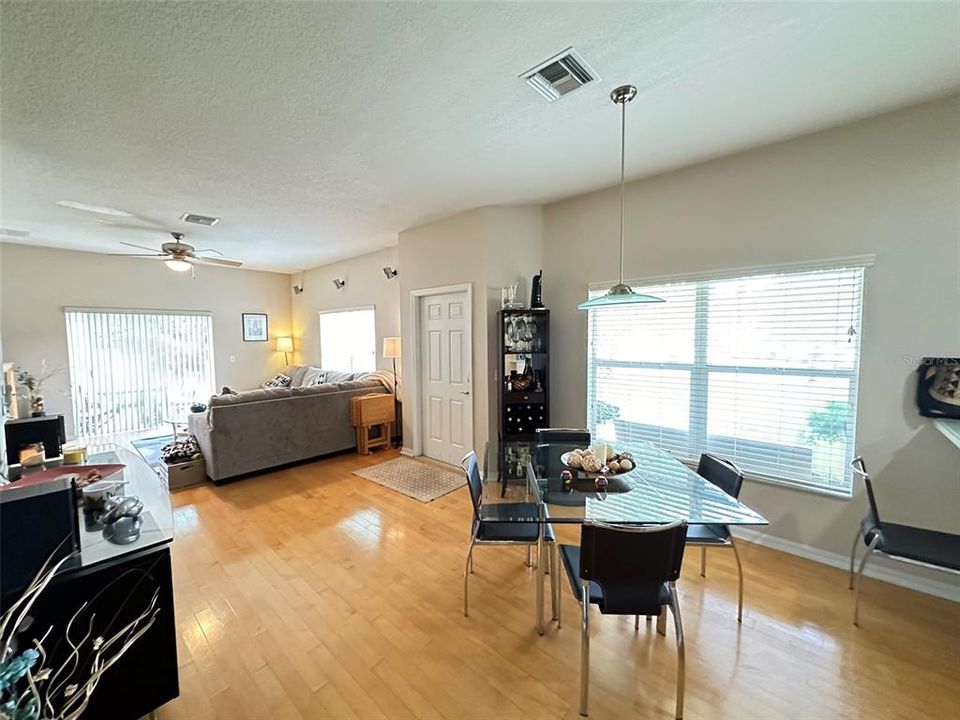 For Sale: $347,900 (3 beds, 2 baths, 1670 Square Feet)