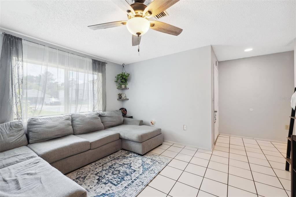 For Sale: $274,900 (3 beds, 2 baths, 1243 Square Feet)