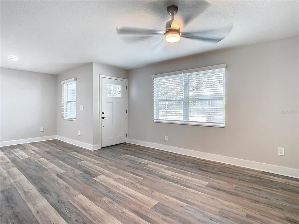 Active With Contract: $415,000 (3 beds, 2 baths, 1118 Square Feet)