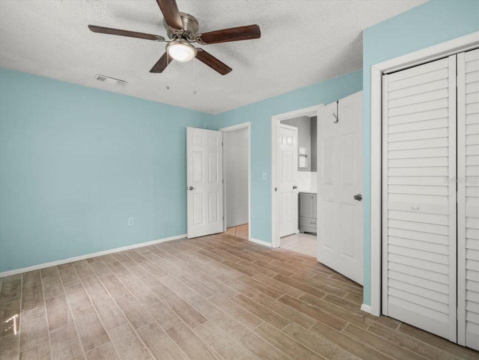 For Sale: $240,000 (2 beds, 2 baths, 1350 Square Feet)