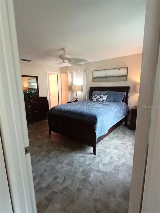 For Rent: $1,750 (1 beds, 1 baths, 725 Square Feet)