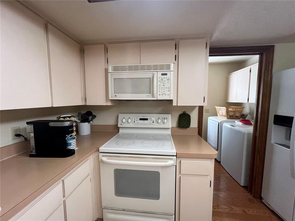 For Sale: $330,000 (2 beds, 2 baths, 1860 Square Feet)