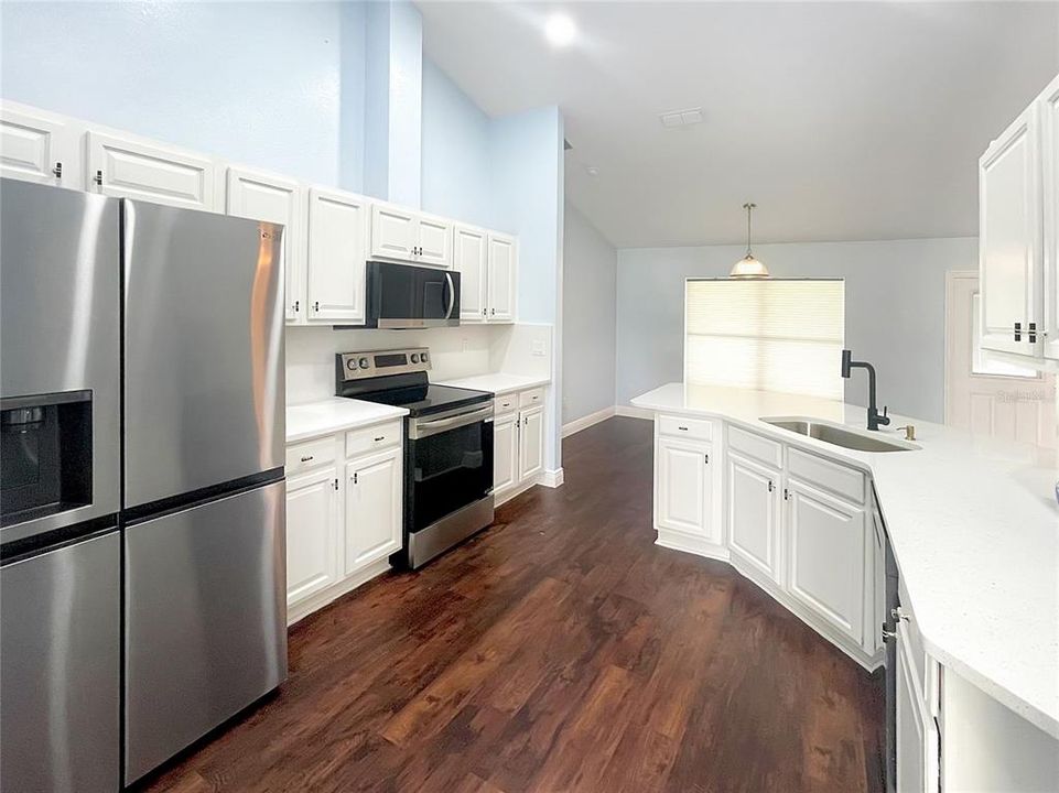 For Rent: $2,400 (4 beds, 2 baths, 1788 Square Feet)