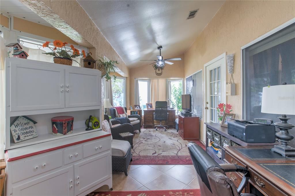 For Sale: $460,000 (3 beds, 2 baths, 1948 Square Feet)