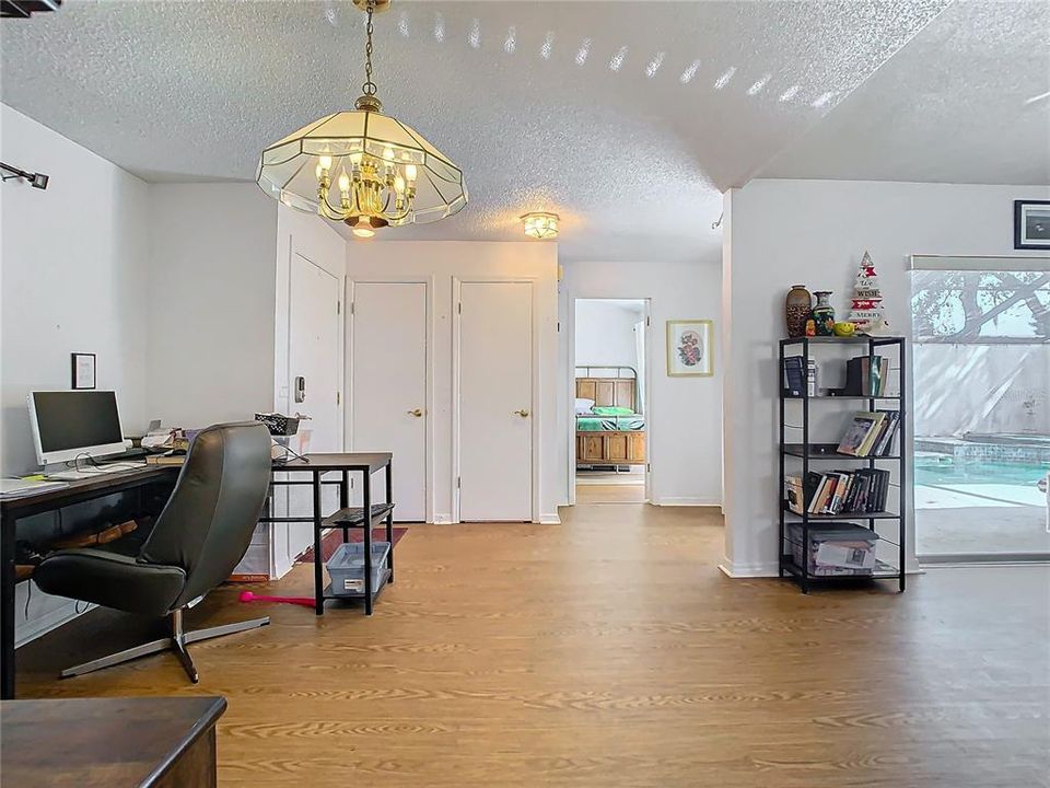 For Sale: $249,000 (3 beds, 2 baths, 1664 Square Feet)