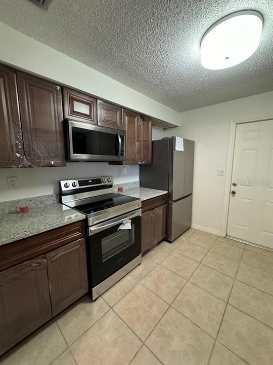 For Rent: $1,850 (2 beds, 2 baths, 1128 Square Feet)