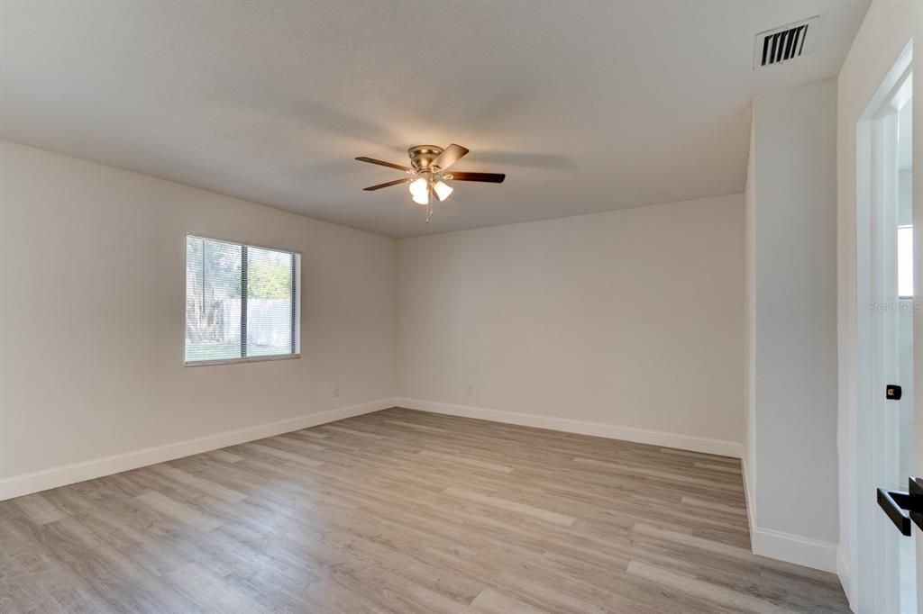 For Sale: $329,900 (3 beds, 2 baths, 1538 Square Feet)