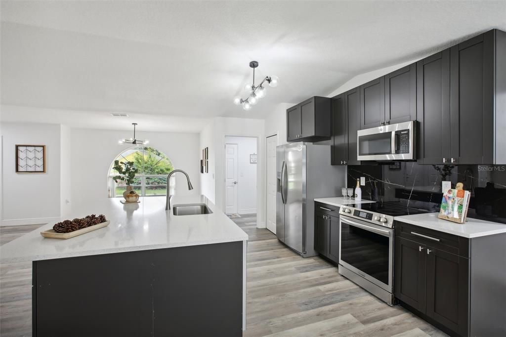 For Sale: $369,900 (3 beds, 2 baths, 1577 Square Feet)