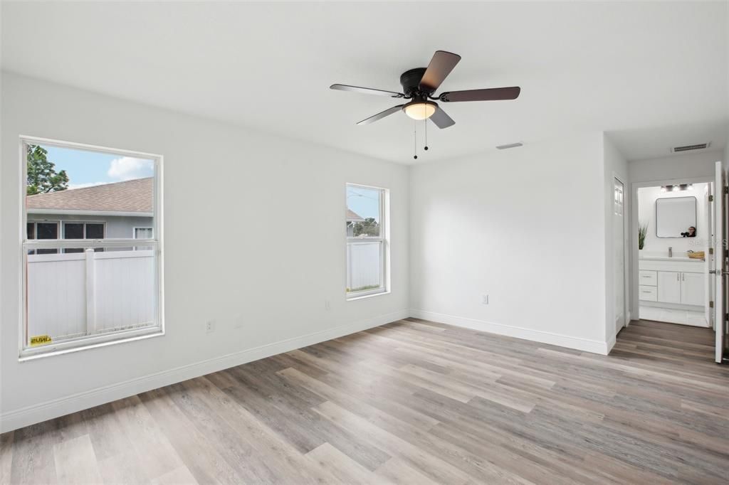 For Sale: $369,900 (3 beds, 2 baths, 1577 Square Feet)