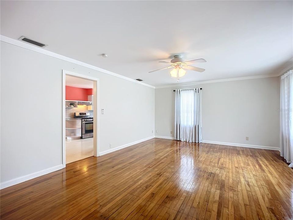 For Sale: $245,900 (2 beds, 1 baths, 1426 Square Feet)