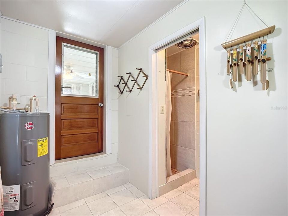 For Sale: $245,900 (2 beds, 1 baths, 1426 Square Feet)