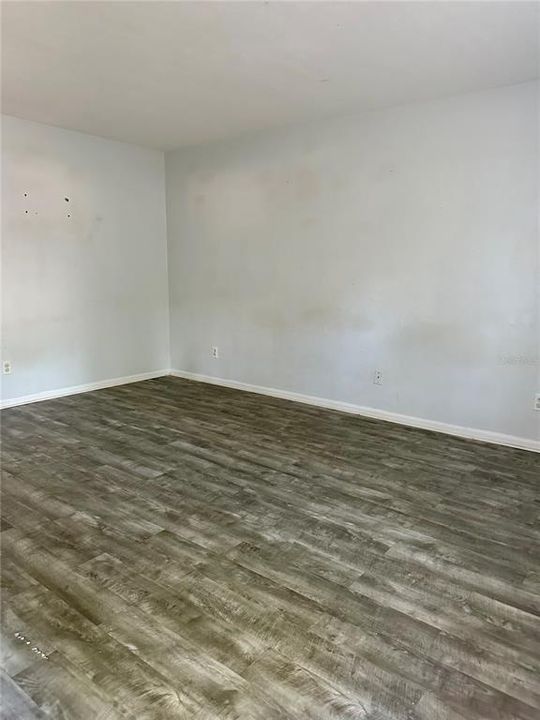 For Rent: $1,175 (2 beds, 1 baths, 960 Square Feet)