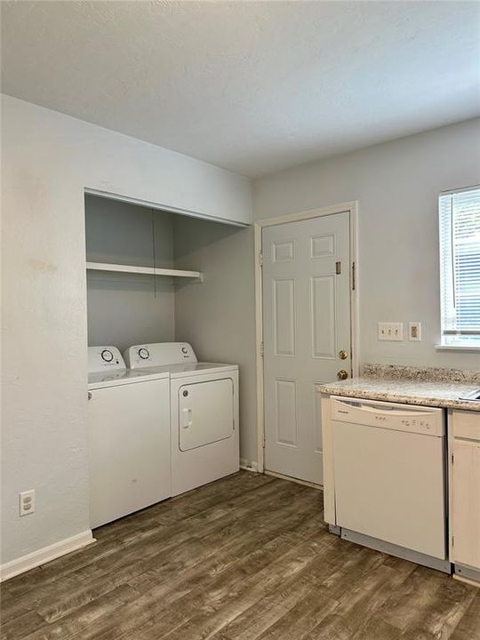 For Rent: $1,175 (2 beds, 1 baths, 960 Square Feet)