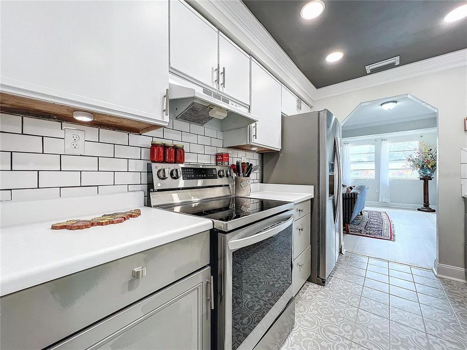 For Sale: $410,000 (4 beds, 2 baths, 1956 Square Feet)