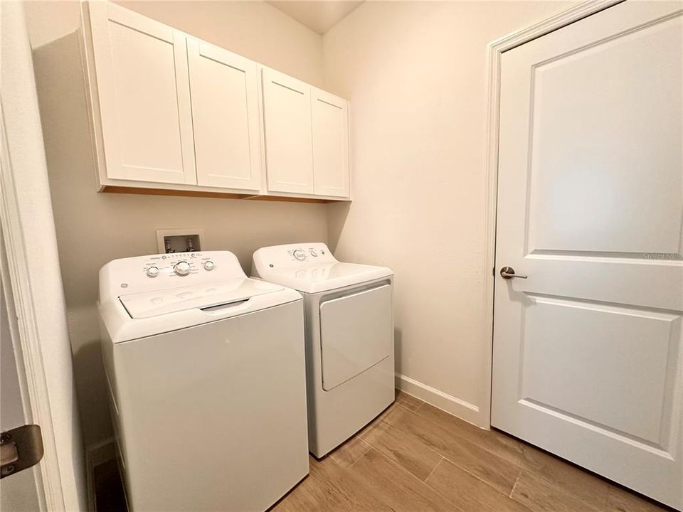 For Rent: $2,400 (2 beds, 2 baths, 1683 Square Feet)