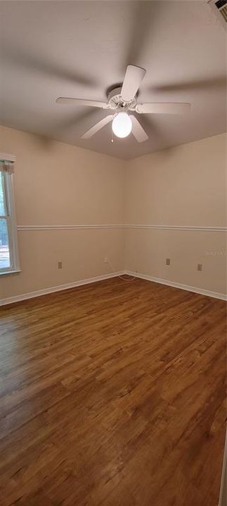 For Rent: $2,100 (3 beds, 2 baths, 1974 Square Feet)