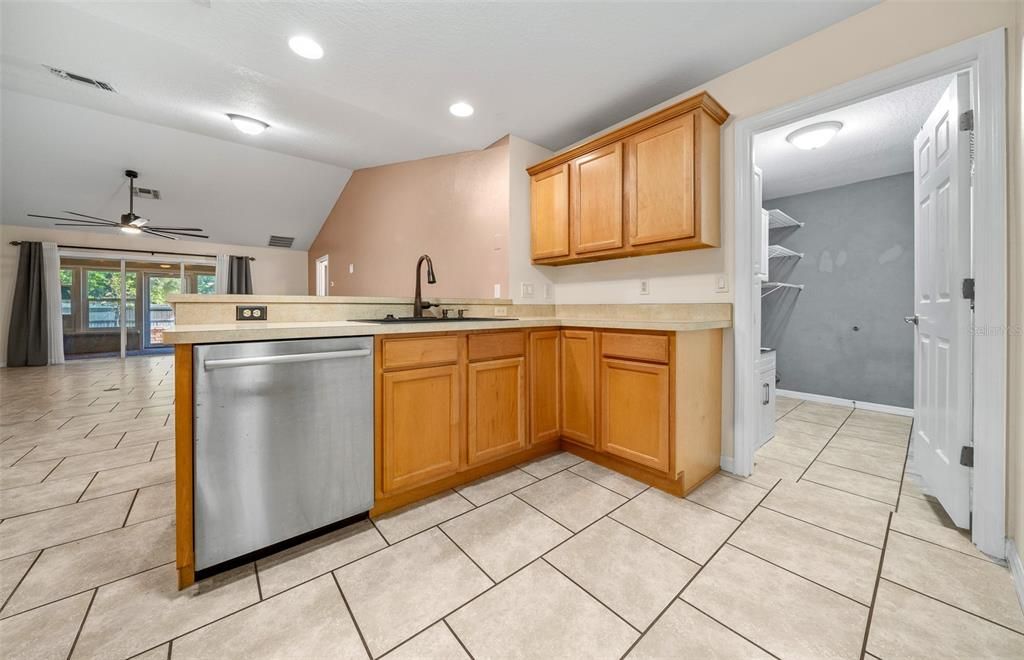 For Sale: $399,900 (4 beds, 2 baths, 2153 Square Feet)