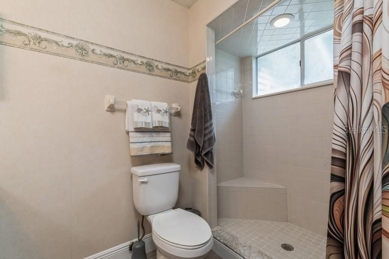 For Sale: $225,000 (2 beds, 2 baths, 1216 Square Feet)