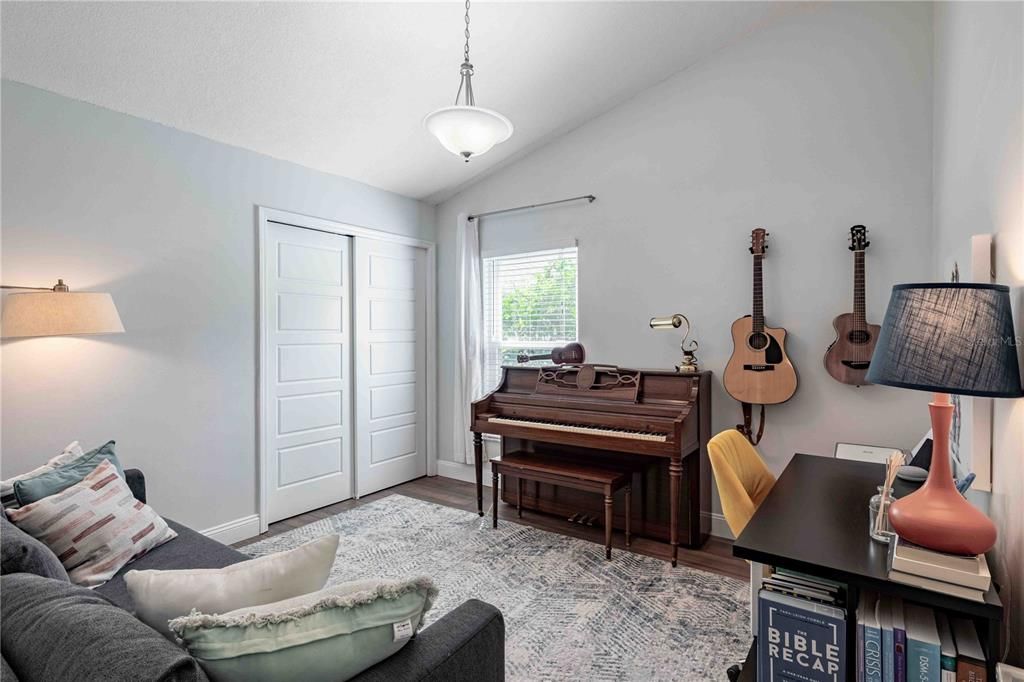 For Sale: $439,700 (3 beds, 2 baths, 1587 Square Feet)