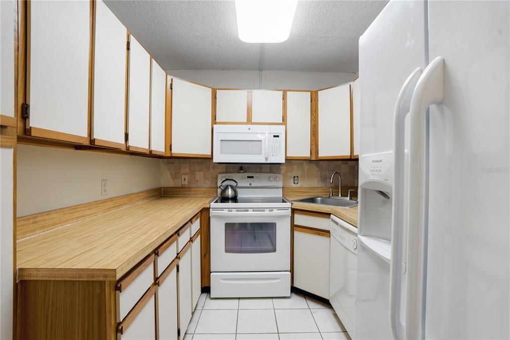 For Sale: $174,900 (3 beds, 2 baths, 1388 Square Feet)