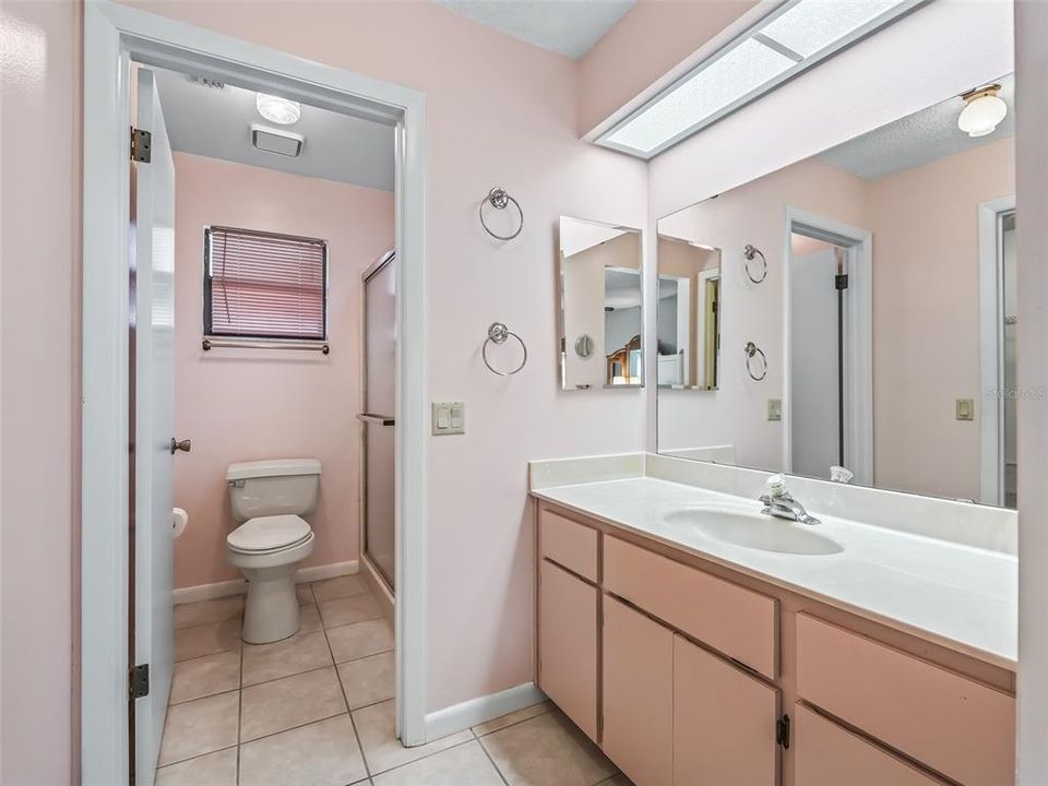 For Sale: $239,900 (2 beds, 2 baths, 1294 Square Feet)