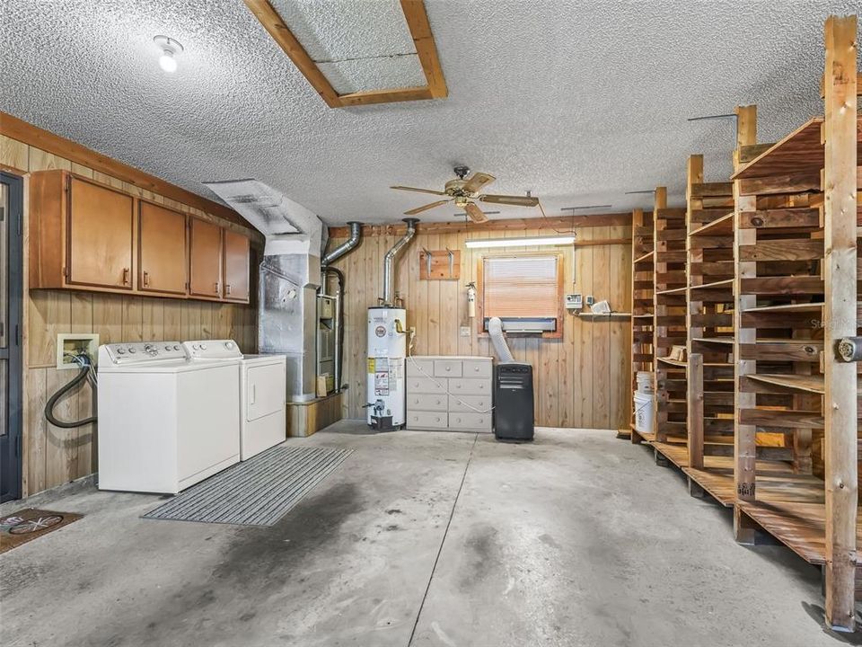 For Sale: $239,900 (2 beds, 2 baths, 1294 Square Feet)