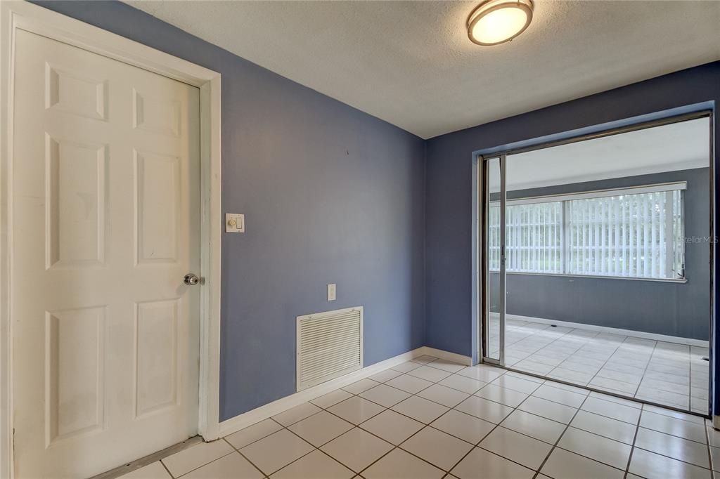 Active With Contract: $150,000 (2 beds, 1 baths, 1030 Square Feet)