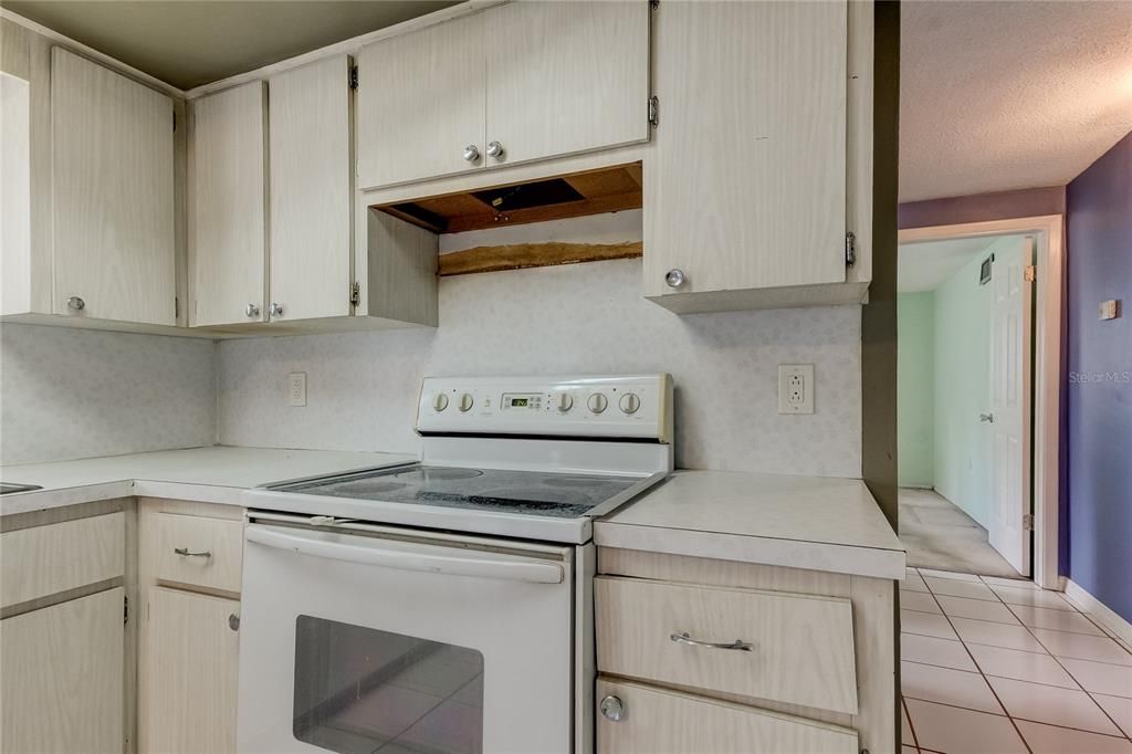 Active With Contract: $150,000 (2 beds, 1 baths, 1030 Square Feet)