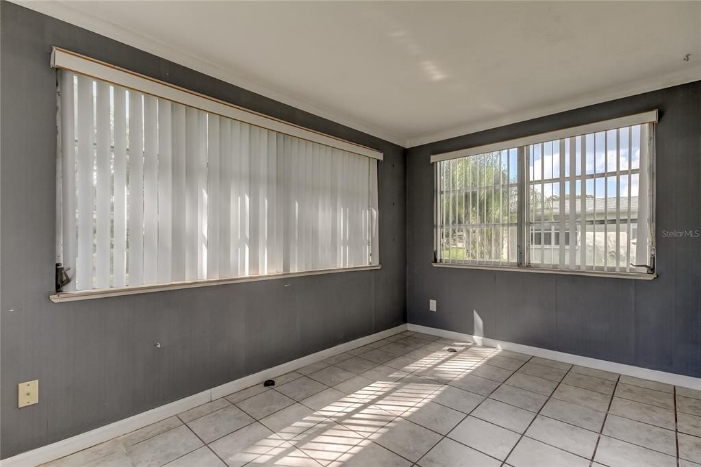 Active With Contract: $150,000 (2 beds, 1 baths, 1030 Square Feet)