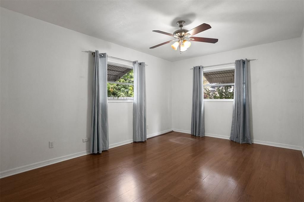 For Rent: $2,500 (3 beds, 2 baths, 1289 Square Feet)