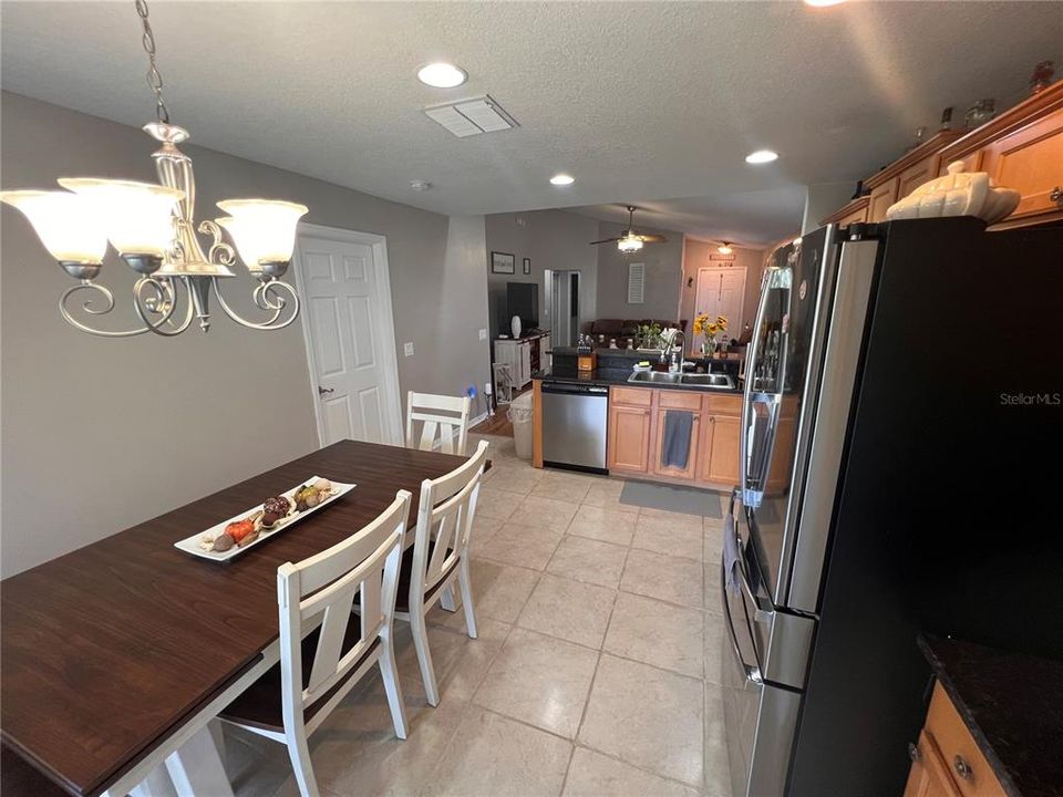 For Sale: $312,990 (3 beds, 2 baths, 1275 Square Feet)