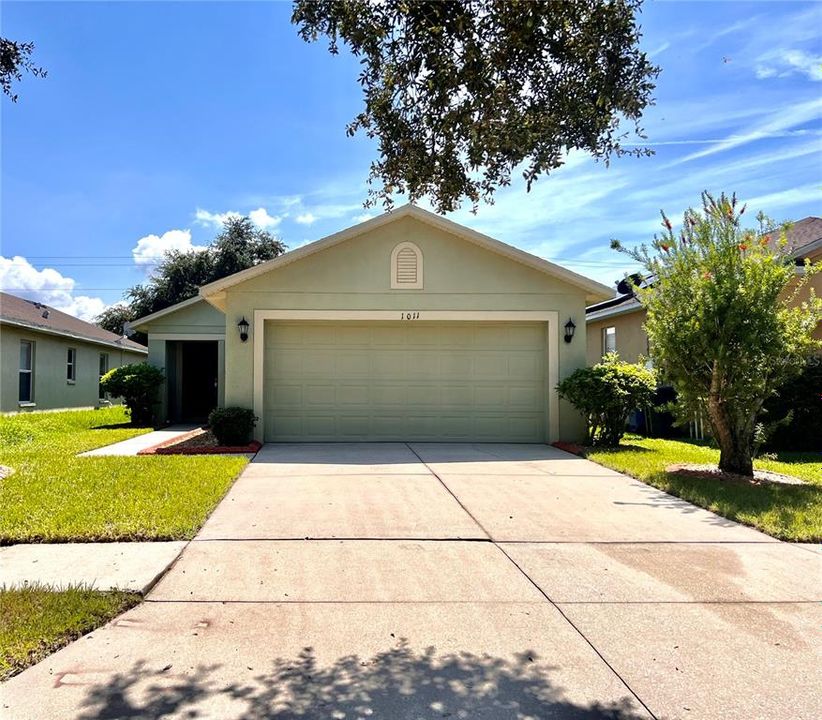 For Sale: $312,990 (3 beds, 2 baths, 1275 Square Feet)