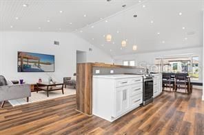 For Sale: $649,900 (3 beds, 2 baths, 1771 Square Feet)