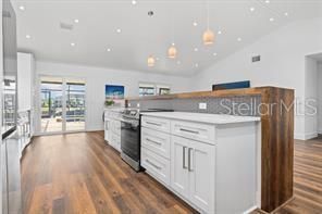 For Sale: $649,900 (3 beds, 2 baths, 1771 Square Feet)