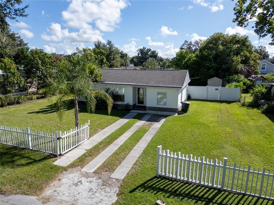 Active With Contract: $235,000 (3 beds, 2 baths, 1038 Square Feet)