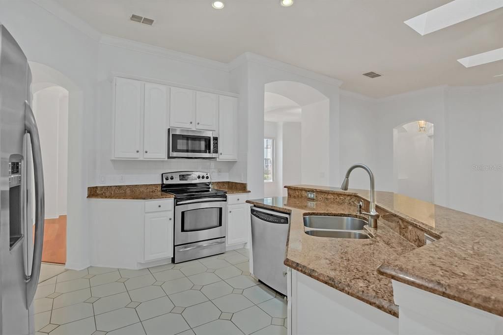 For Sale: $540,000 (4 beds, 3 baths, 2667 Square Feet)