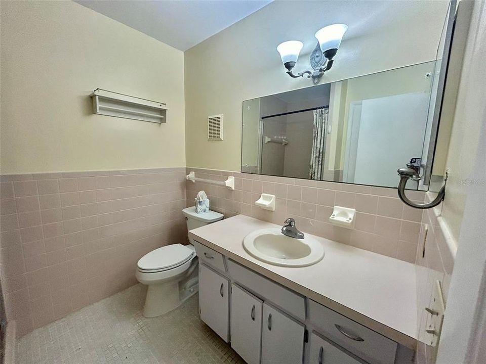 For Sale: $139,000 (2 beds, 2 baths, 1050 Square Feet)