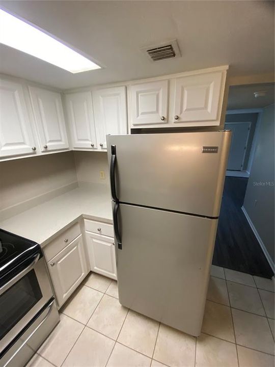 For Sale: $144,900 (1 beds, 1 baths, 765 Square Feet)