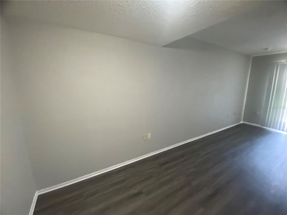 For Sale: $144,900 (1 beds, 1 baths, 765 Square Feet)