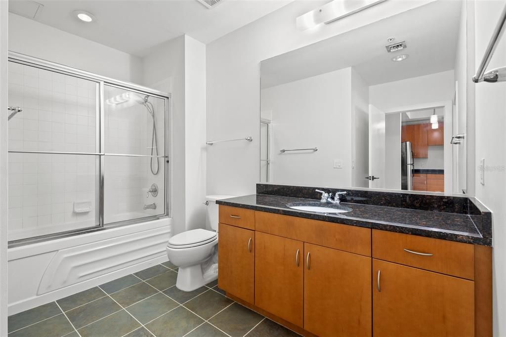 For Sale: $389,000 (1 beds, 1 baths, 726 Square Feet)