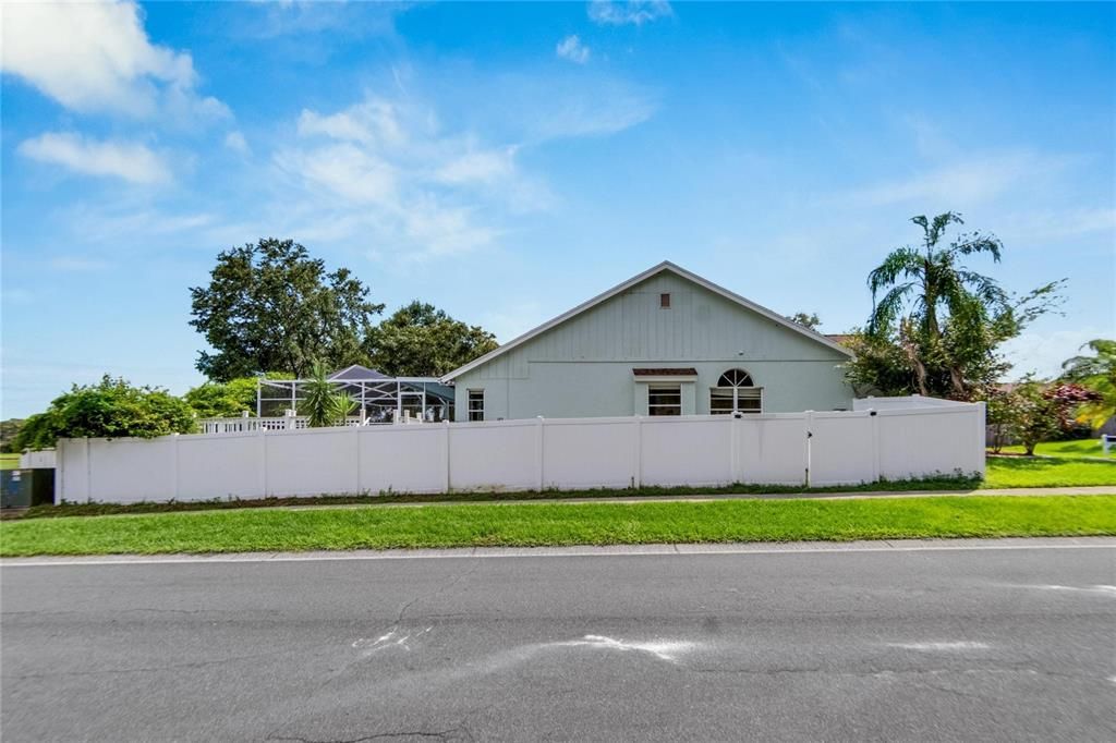 For Sale: $395,000 (3 beds, 2 baths, 1706 Square Feet)