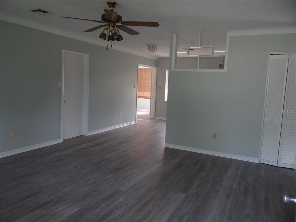 For Rent: $2,200 (2 beds, 1 baths, 840 Square Feet)