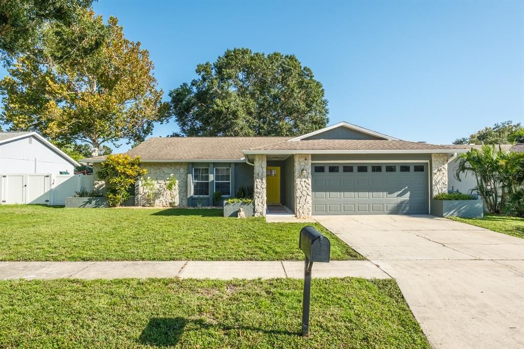 For Sale: $499,900 (3 beds, 2 baths, 1574 Square Feet)